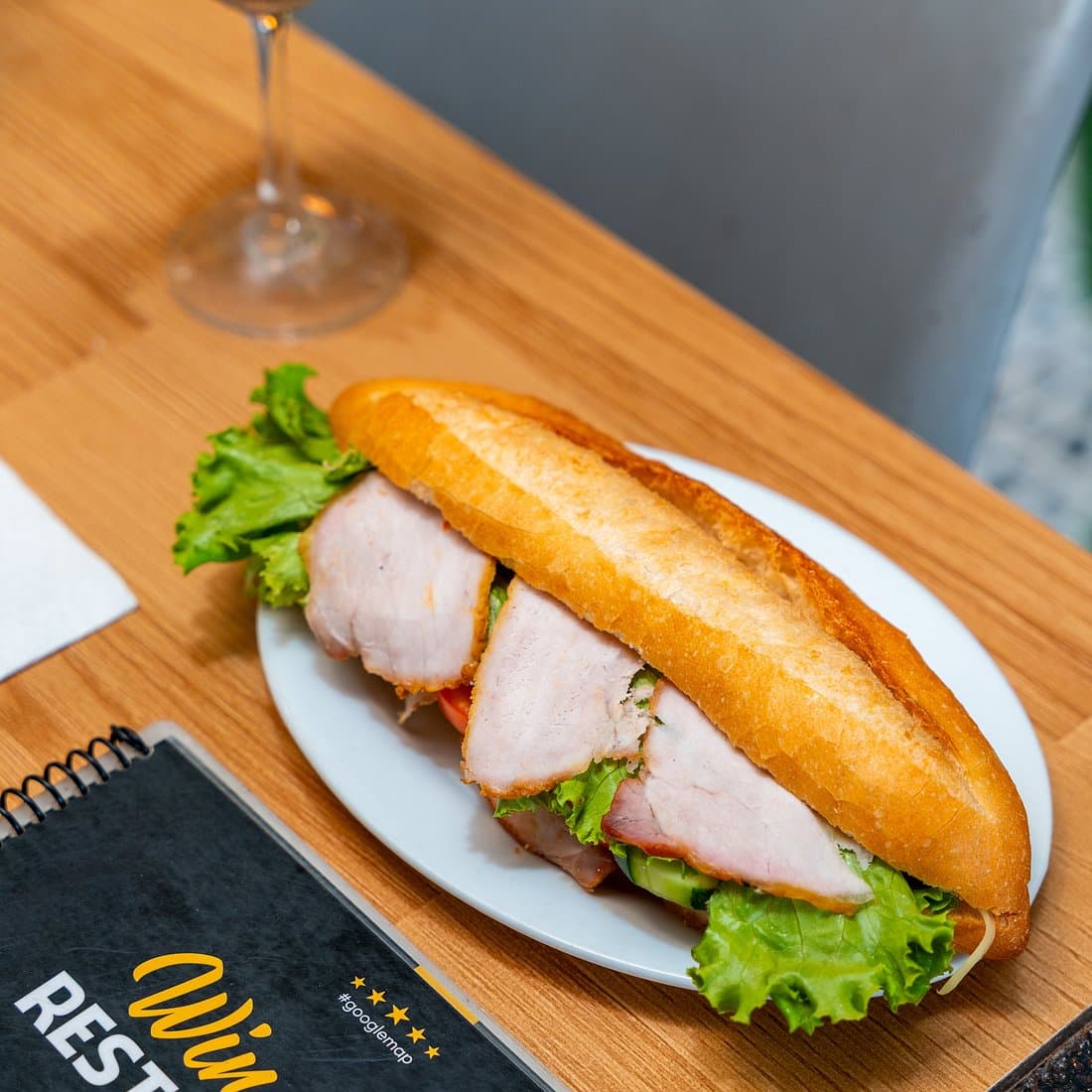 Bánh mì Win Win